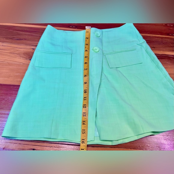 NWT WeWoreWhat Revolve Green Mini Skirt w/ Asymmetrical Front 2-Button Closure S - Picture 13 of 14